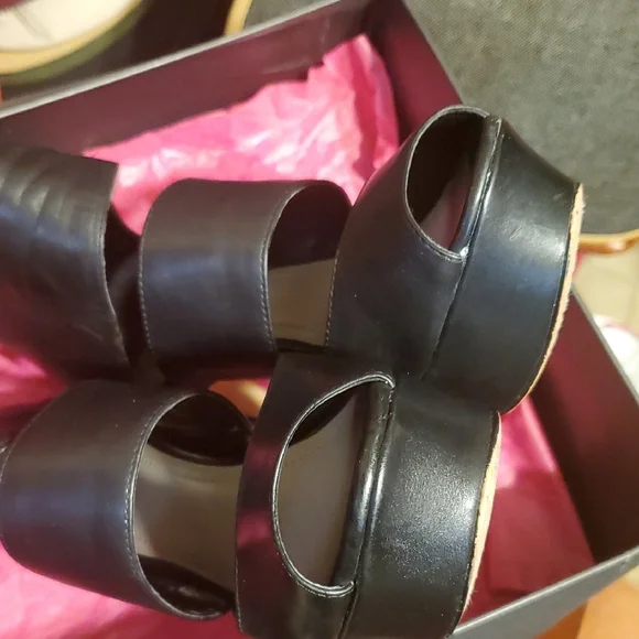 Vince Camuto Black Platform Heels with Strappy Design - Picture 9 of 14